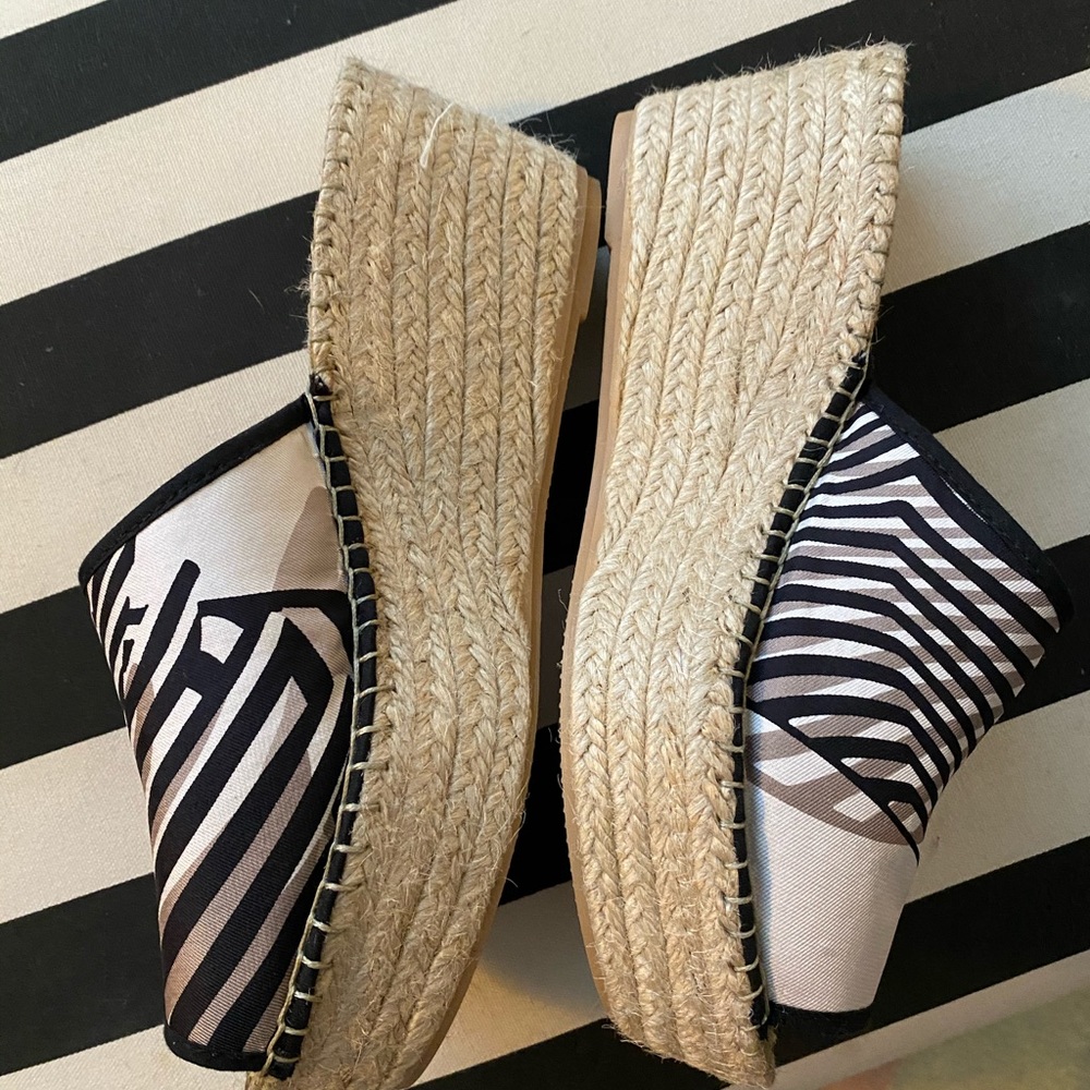 Respoke Zandra Stripe-Print Wedge